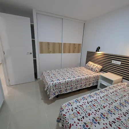 Anau K & L- - Yumbo Apartament *